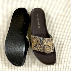 71/2 snake skin slip into sandals